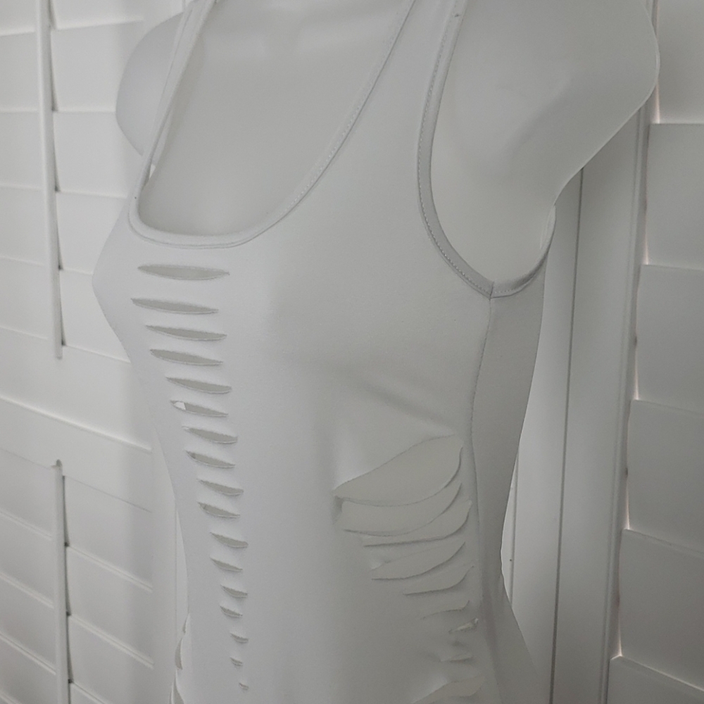 BODY - Picture 2 of 5
